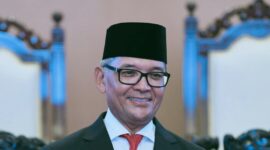 Anggota Dewan Komisioner OJK Ogi Prastomiyono