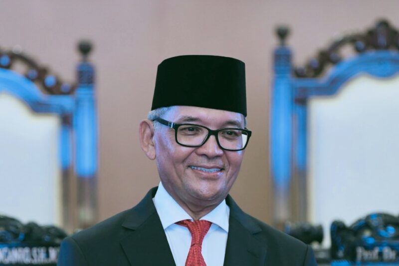 Anggota Dewan Komisioner OJK Ogi Prastomiyono