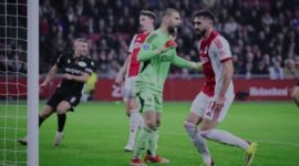 Maarten Paes debut Ajax. foto : Ist/AI