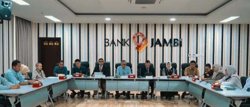 Bank Jambi dan OJK Jamin Uang Nasabah Aman dan Diganti Rugi. Foto : Konfrensi Pers Bank Jambi Disaksikan OJK dan BI 