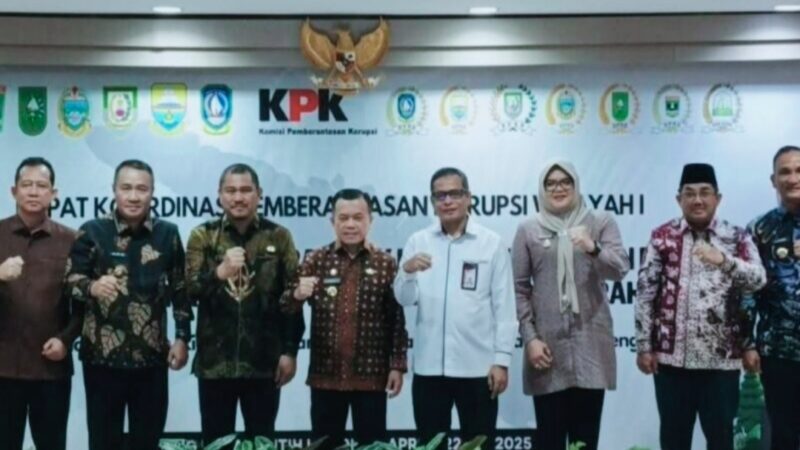 Wako Alfin bersama Gubernur Jambi dan para Bupati dan Walikota. Foto : Ist