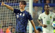 Lionel Messi Tersenyum Lihat Gol Nico Paz, Argentina Menang 2-1