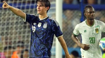 Lionel Messi Tersenyum Lihat Gol Nico Paz, Argentina Menang 2-1