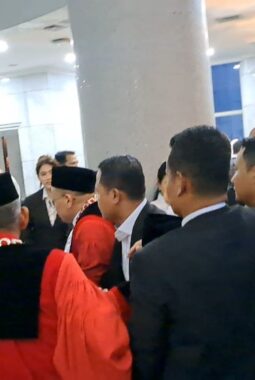 Usai Pamit dari MK, Anwar Usman Tiba-tiba Pingsan di Gedung Mahkamah Konstitusi