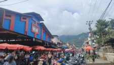 Penertiban pedagang di trotoar membuat akses jalan di Pasar Tanjung Bajure kembali lega, emak-emak pun berharap Pemkot rutin patroli agar pasar tetap tertib.