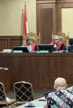 Ahli IT Ungkap Harga Chromebook Rp6 Juta Kelebihan di Sidang Nadiem