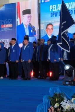 Sah! Alfin Resmi Pimpin DPD PAN Sungai Penuh, Dilantik Langsung Zulkifli Hasan Bersama Al Haris dan Lainnya