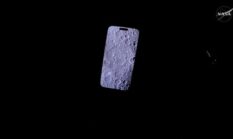 Astronaut NASA Foto Bulan Pakai iPhone 17 Pro Max, Ini Faktanya