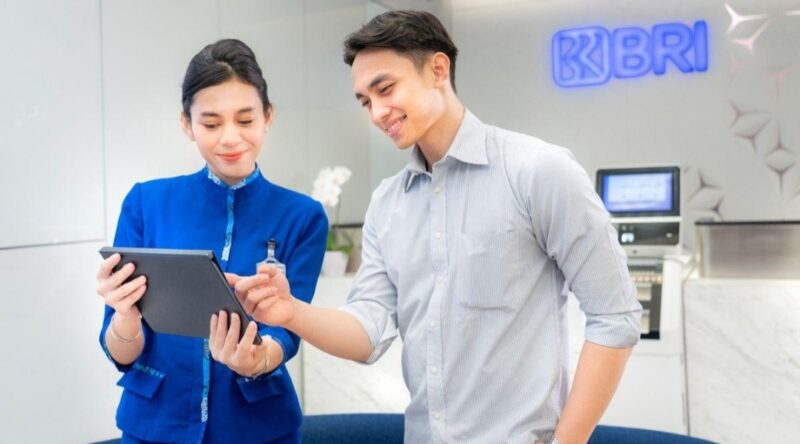 Suasana pelayanan nasabah di kantor cabang PT Bank Rakyat Indonesia (Persero) Tbk yang menjadi gambaran peran frontliner dalam program magang BRILiaN Internship Program 2026.