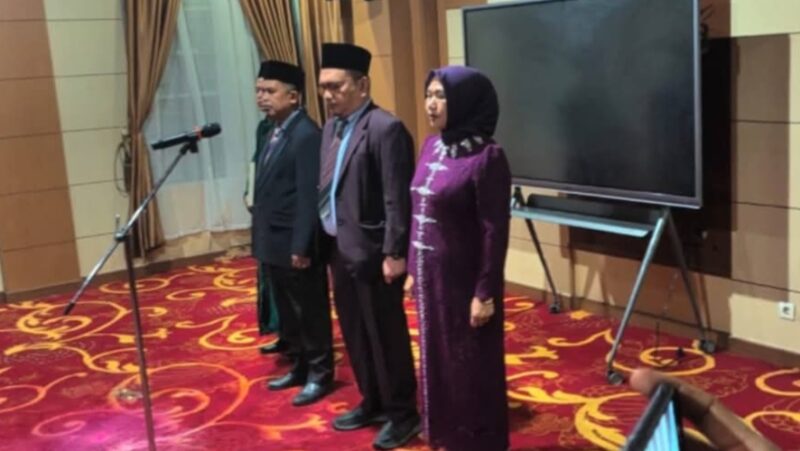 Wakil Wali Kota Azhar Hamzah melantik pejabat sektor kesehatan di Sungai Penuh, termasuk pergantian direktur RSUD Mayjen H.A. Thalib dan RS H. Bakri, sebagai upaya meningkatkan kualitas layanan kesehatan masyarakat.