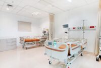 Teks Foto:
Proses operasi bypass jantung (CABG) yang dilakukan oleh tim dokter spesialis di ruang bedah modern, diikuti perawatan intensif di ICU untuk memastikan pemulihan pasien berjalan optimal.