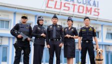 Ilustrasi petugas keamanan di lingkungan Bea Cukai. Rekrutmen Petugas Keamanan Bea Cukai Bandung 2026 resmi dibuka bagi lulusan SMA sederajat yang memenuhi persyaratan dan memiliki sertifikat Gada Pratama.