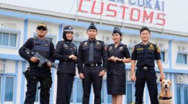 Ilustrasi petugas keamanan di lingkungan Bea Cukai. Rekrutmen Petugas Keamanan Bea Cukai Bandung 2026 resmi dibuka bagi lulusan SMA sederajat yang memenuhi persyaratan dan memiliki sertifikat Gada Pratama.