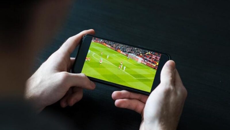 Piala Dunia 2026 yang dapat disaksikan melalui berbagai aplikasi streaming resmi di smartphone, mulai dari layanan gratis hingga platform berlangganan dengan kualitas HD.