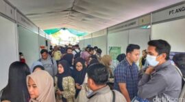 Ribuan lowongan kerja dari berbagai sektor industri siap dibuka dalam Job Fair Bandung 18 Juni 2026, memberikan peluang besar bagi lulusan SMA, D3, hingga S1 untuk memulai atau mengembangkan karier.
