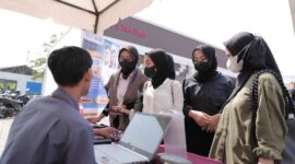 Ribuan pencari kerja diperkirakan memadati Tangerang Job Fair 2026 untuk mencari peluang karier dari berbagai perusahaan yang membuka lowongan di sektor industri, teknologi, logistik, dan jasa.