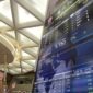 IHSG Melonjak 7,38% dalam Sepekan
Saham perbankan dan energi menjadi motor penguatan pasar. BBCA, BMRI, BBRI, hingga BRPT tercatat sebagai kontributor terbesar yang mendorong Indeks Harga Saham Gabungan