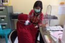 Teks Foto:
Ilustrasi ASN dan pelayanan kesehatan. Sejumlah ASN di Kabupaten Kerinci mempertanyakan kebijakan terkait pengakuan surat keterangan sakit yang disebut hanya berlaku jika diterbitkan oleh dokter berstatus PNS. ASN meminta BKPSDM memberikan penjelasan resmi mengenai dasar hukum dan regulasi yang digunakan. Foto: Ilustrasi.
