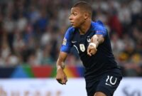 Prancis vs Senegal Piala Dunia 2026
Kylian Mbappe dan Sadio Mane menjadi sorotan dalam laga perdana Grup I Piala Dunia 2026. Prancis diunggulkan berkat kedalaman skuad dan kualitas individu pemain, namun Senegal bertekad menciptakan kejutan seperti yang pernah mereka lakukan pada Piala Dunia 2002. Pertandingan berlangsung di New York New Jersey Stadium, Rabu (17/6/2026) pukul 02.00 WIB.