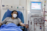 Biaya Cuci Darah 2026: Pasien menjalani terapi hemodialisis di rumah sakit. Biaya cuci darah di Indonesia berkisar Rp800 ribu hingga Rp1,5 juta per sesi, sementara peserta BPJS Kesehatan dapat memperoleh layanan sesuai ketentuan yang berlaku.