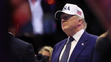 Trump Umumkan Apple dan Intel Bersatu Bangun Chip di Amerika Serikat
