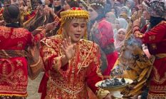 Kenduri Sko Lima Desa Tanjung Pauh Mudik Sukses Digelar, Gubernur dan Ribuan Pengunjung Dipukau Festival Adat