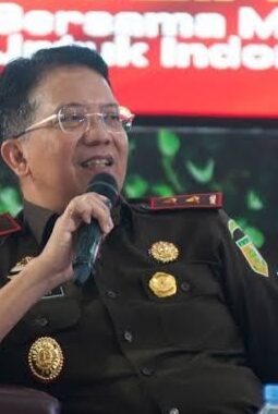 Jaksa Agung Resmi Ajukan Kuntadi ke Prabowo sebagai Jampidsus, Ini Profil dan Rekam Jejaknya