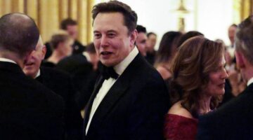 Kompensasi CEO Tertinggi : Elon Musk Jauh di Atas Bos Perusahaan Lain