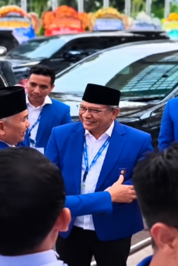 Kursi DPR RI Jambi di Tinggalkan Alm. H Bakri Masih Kosong, Adirozal Hadir di HUT – 28 PAN di Jakarta 